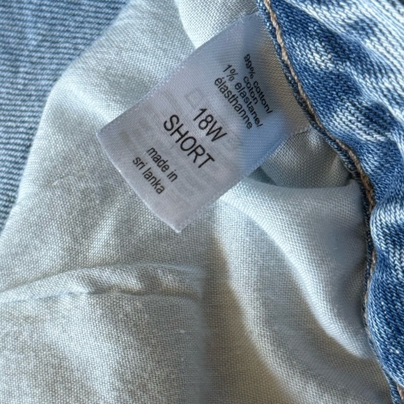 Edgely Curvy High Rise Relaxed Boyfriend Wide Leg Jean - Short - Picture 9 of 12